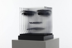 o-t-portraitobjekt-2001_aus-dem-zyklus-schichten-_ultrachrom-acrylglas-aufl-2-_je-platte-30x30-cm-gesamt-34x275-cm-preis-1490